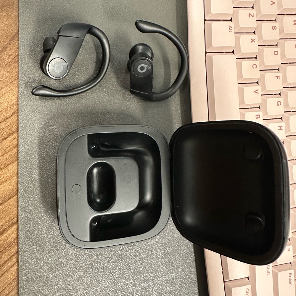 Beats by Dre Powerbeats Wireless Earbuds in Black with Charging Case - Picture 7 of 9
